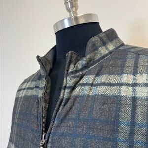 Tommy Bahama Reversible Quilted Vest – 2XL (Gray Herringbone / Blue Plaid)